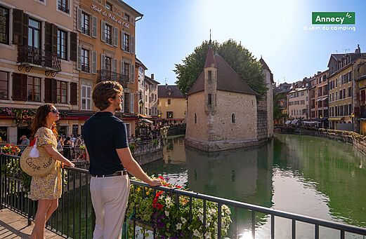 Palais de l'Isle en kanaal van Annecy, historische stad in Haute-Savoie.