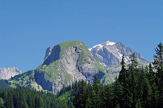 Alpiene natuur op camping CLICOCHIC Alpes Lodges in Pralognan la Vanoise (73).