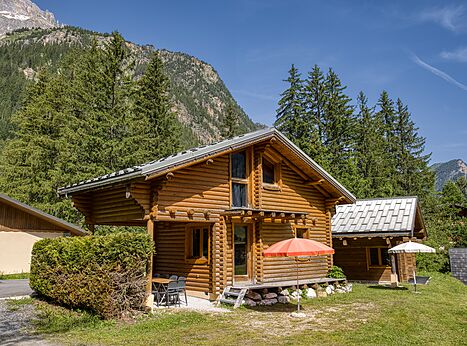 Houten Mobil-home met terras op CLICOCHIC Alpes Lodges Pralognan Vanoise.