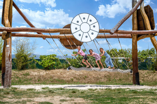 Kinderen spelen op camping CAPFUN Arbois du Castellet in LE CASTELLET (83).