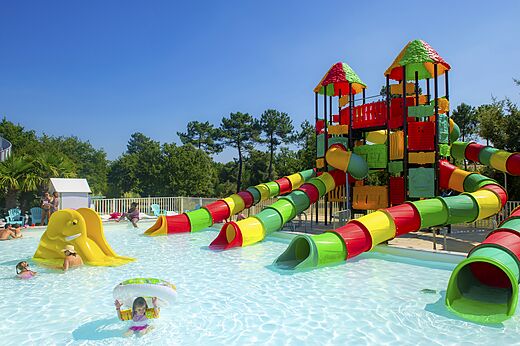 Waterglijbanen op camping CAPFUN Atlantique Parc in Les Mathes / La Palmyre (17).