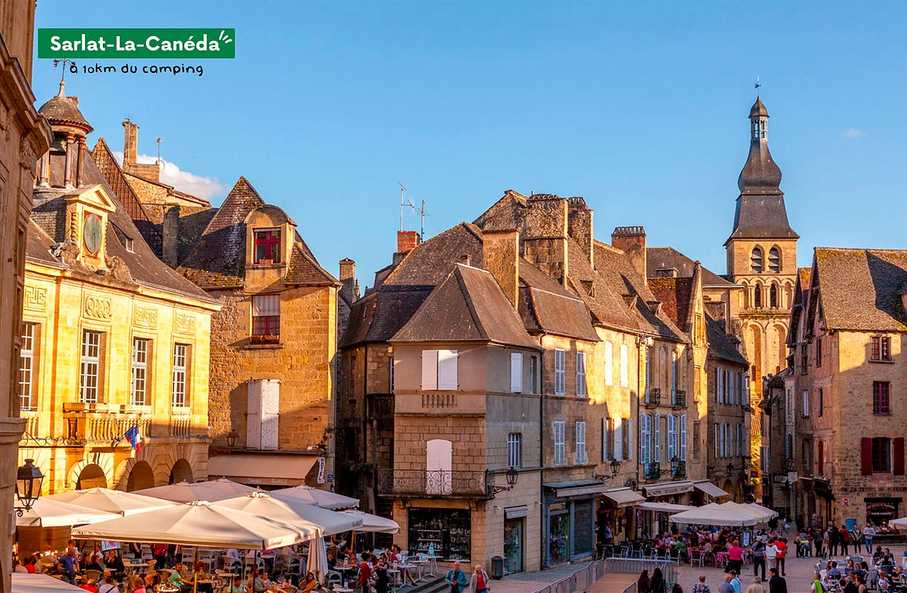 Historisch centrum van Sarlat-La-Can�da, middeleeuwse stad in de P�rigord, dichtbij de camping.