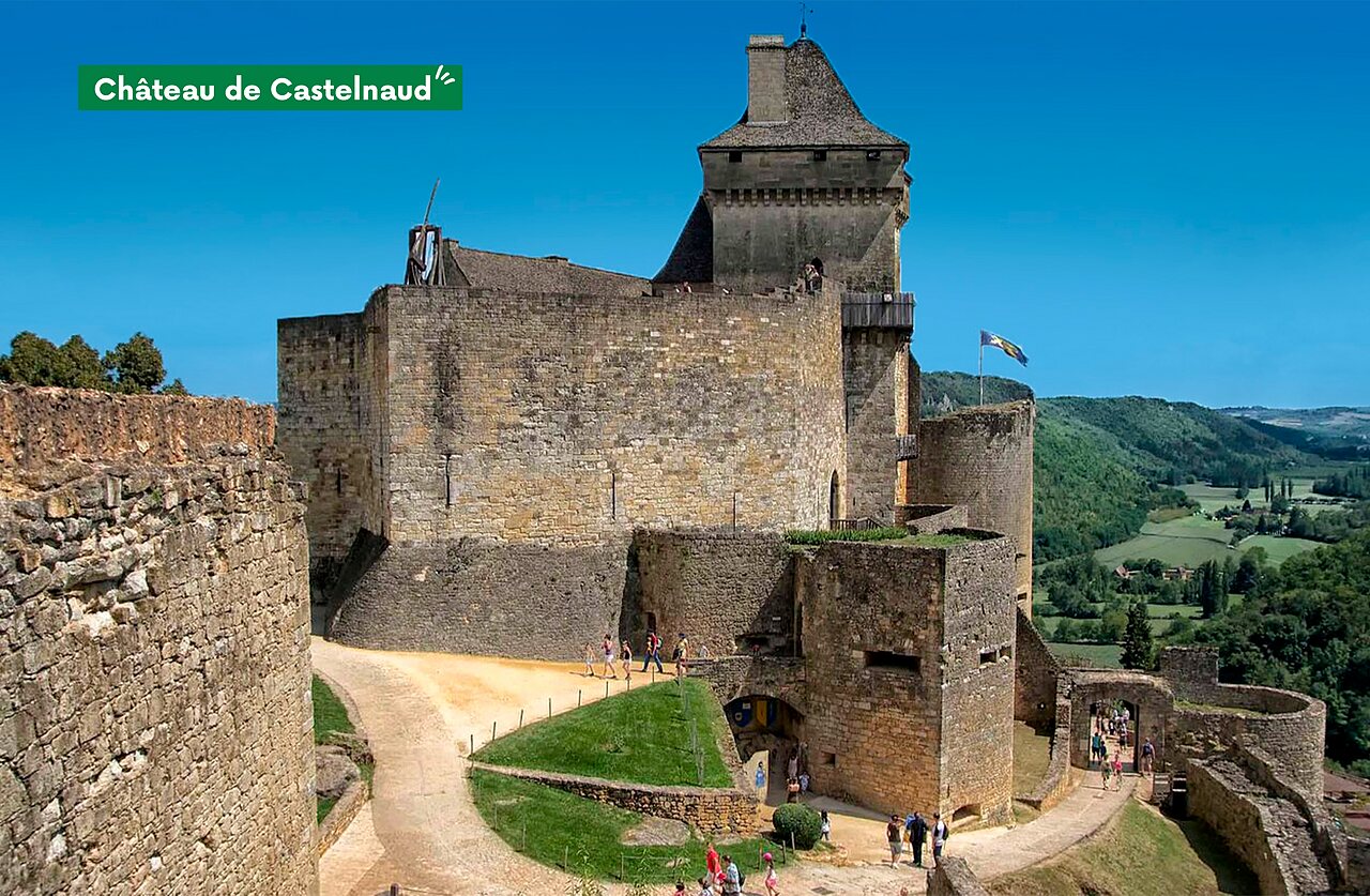 Kasteel van Castelnaud, middeleeuws fort te bezoeken nabij La Roque-Gageac (24).