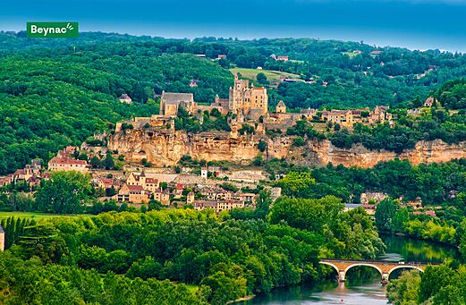 Middeleeuws kasteel en dorp Beynac-et-Cazenac, historische plek in de Dordogne.