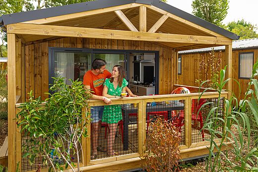 Stacaravan met terras op camping CAPFUN Bel Air in Aiguillon sur Mer (85).
