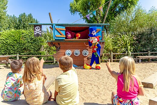 Poppenkastvoorstelling en mascotte voor kinderen op camping CAPFUN Bel Air in Aiguillon sur Mer (85).
