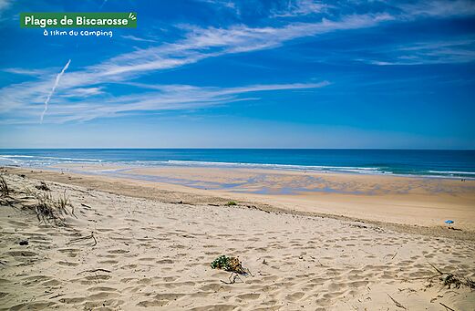 Breed zandstrand van de Stranden van Biscarrosse, Atlantische Oceaan.