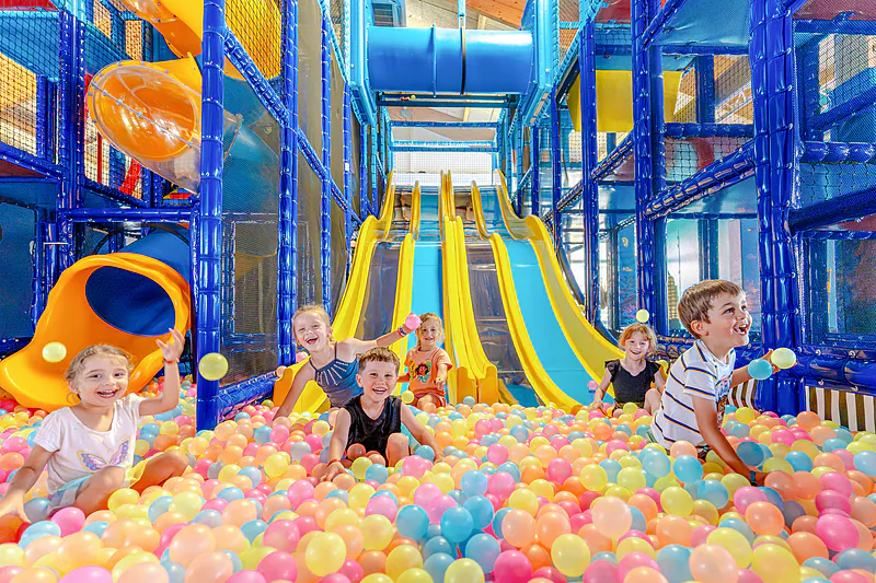 Speeltuin op camping VAGUES OCEANES Blancs Ch�nes in LA TRANCHE SUR MER (85).