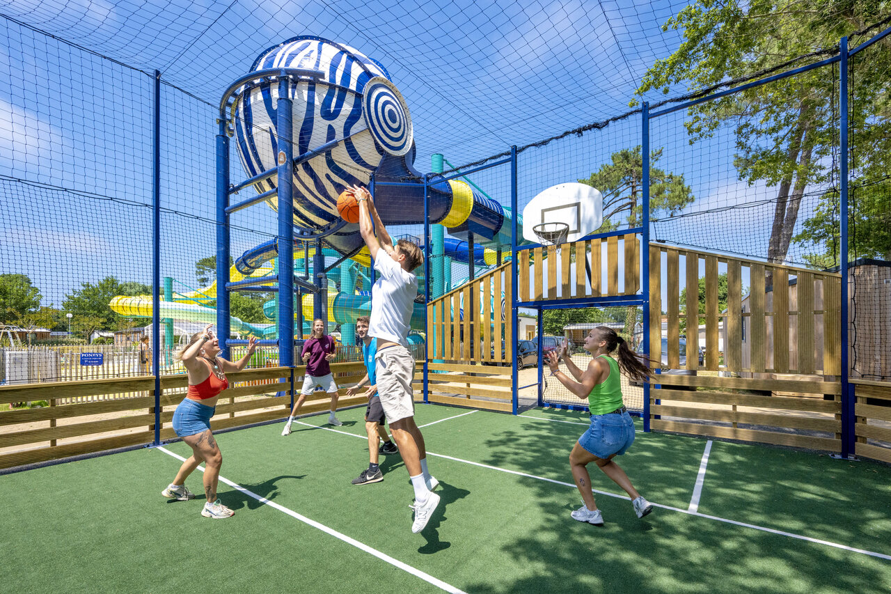 Basketbal, waterpark op camping VAGUES OCEANES Boudigau in LABENNE OCEAN (40).