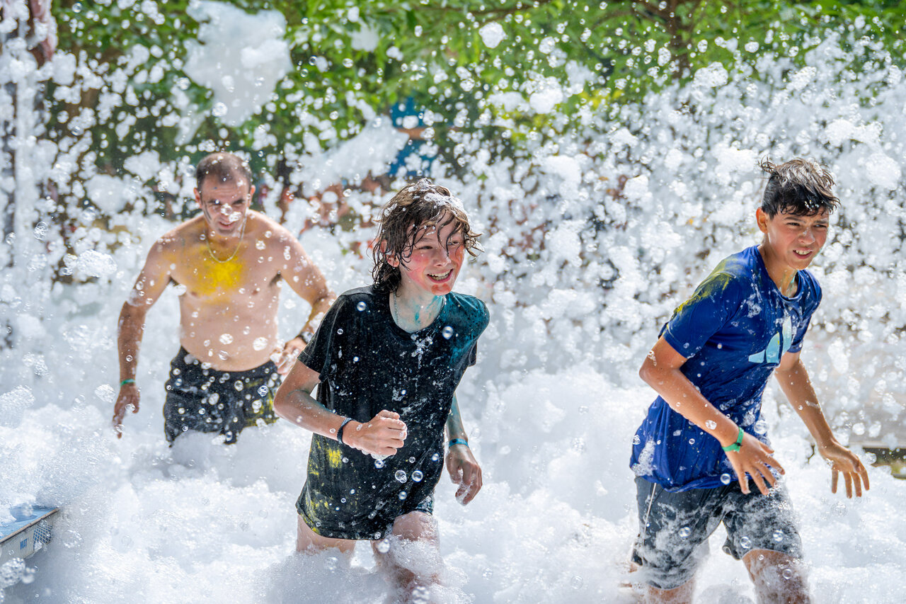 Feestelijk schuim op camping VAGUES OCEANES Boudigau in LABENNE OCEAN (40).