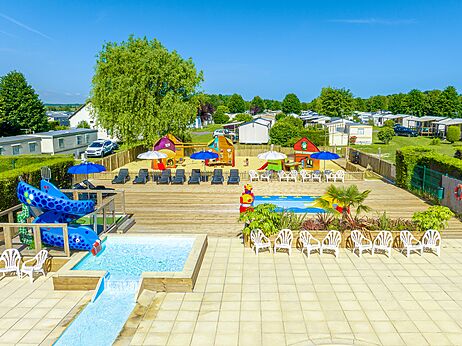 Kinderbad, glijbaan, speeltuin camping CLICOCHIC Brise de Cabourg Varaville (14).
