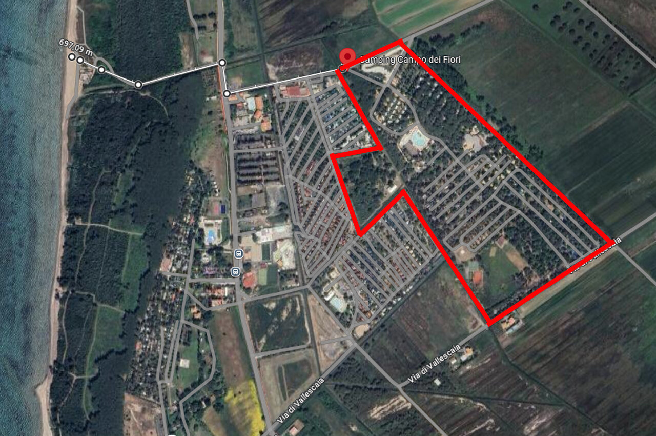 Luchtfoto van camping CAPFUN Campo dei Fiori, accommodaties, strand in Rosignano Marittimo (57).