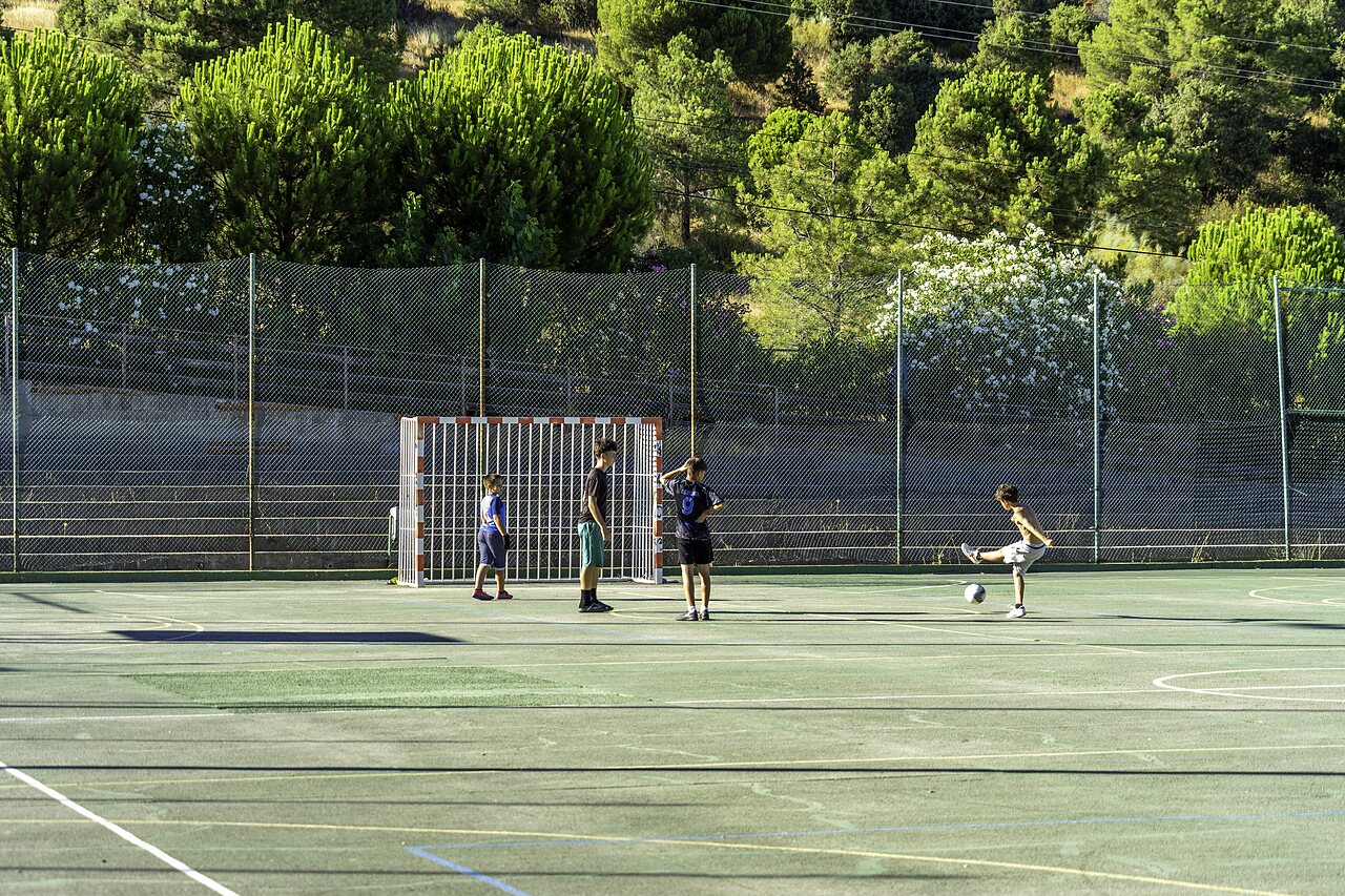 Multisportterrein, voetbal op camping CAPFUN El Canto La Gallina in Valdemaqueda (Madrid) (28).