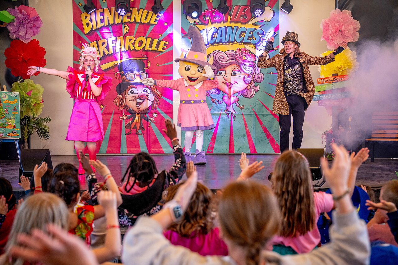 Animatievoorstelling voor kinderen op camping CAPFUN Carpe Diem in VAISON LA ROMAINE (84).