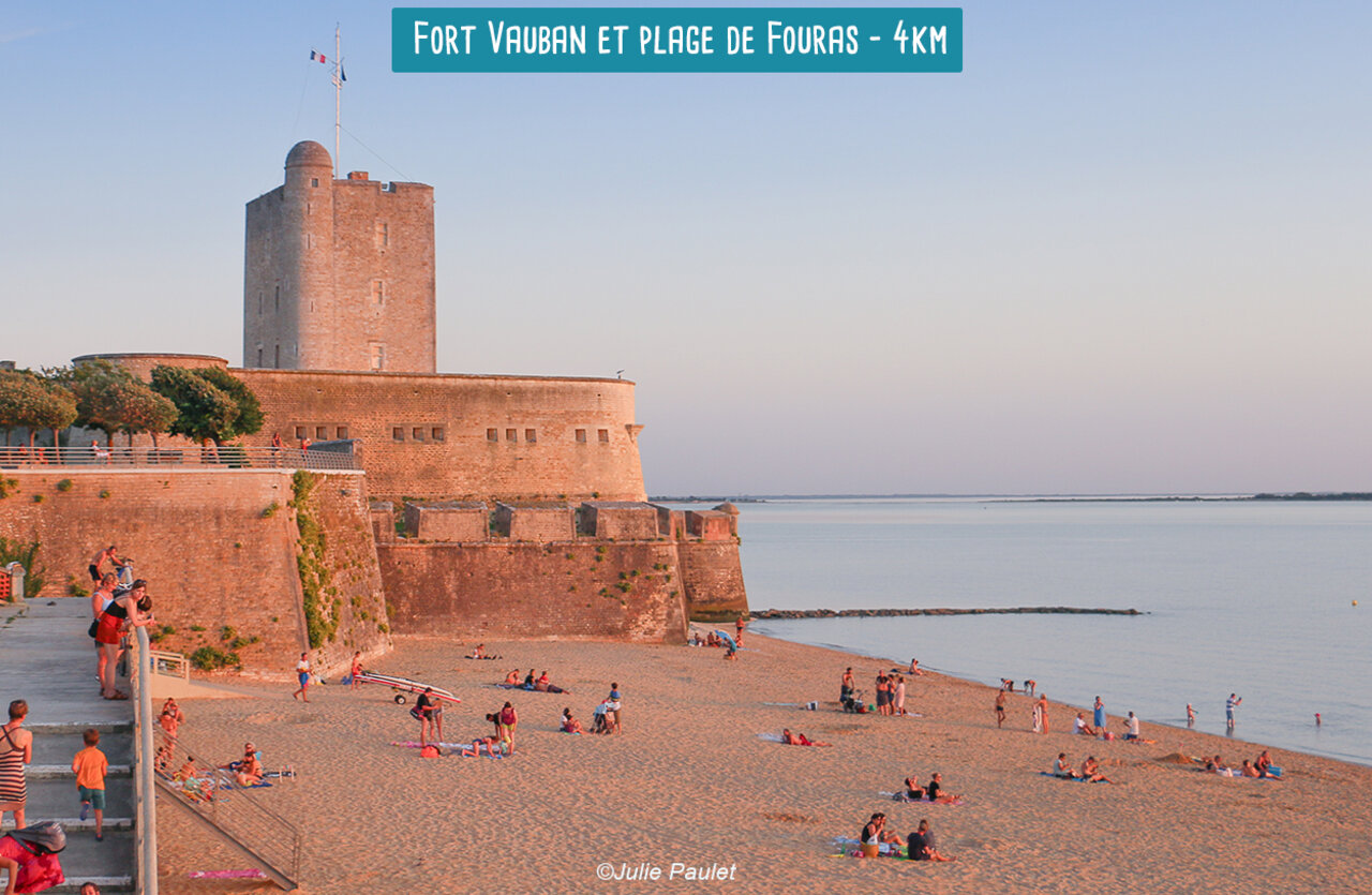 Historisch Fort Vauban en strand van Fouras, bezienswaardigheid in Charente-Maritime.