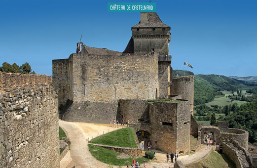 Middeleeuws kasteel van Castelnaud-la-Chapelle, historische bezienswaardigheid in de Dordogne.