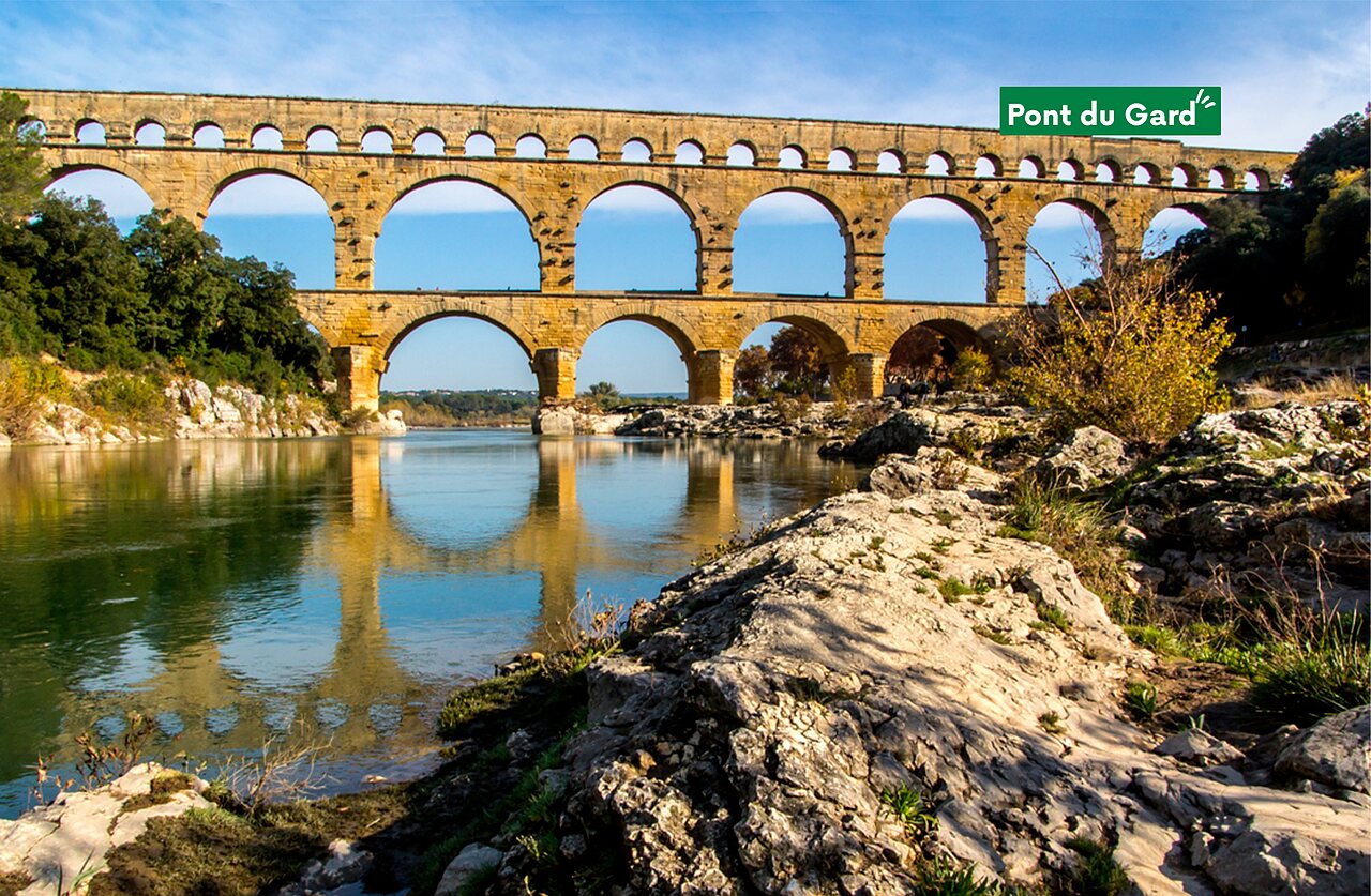 Pont du Gard, majestueus Romeins aquaduct, te bezoeken nabij N�mes in Occitani�.