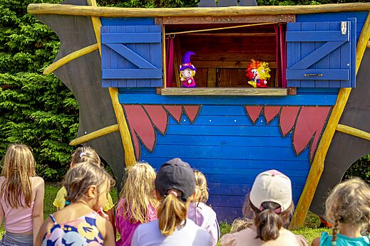 Poppenkastvoorstelling kinderen op camping CAPFUN Ch�teau de Galin�e, SAINT CAST LE GUILDO.