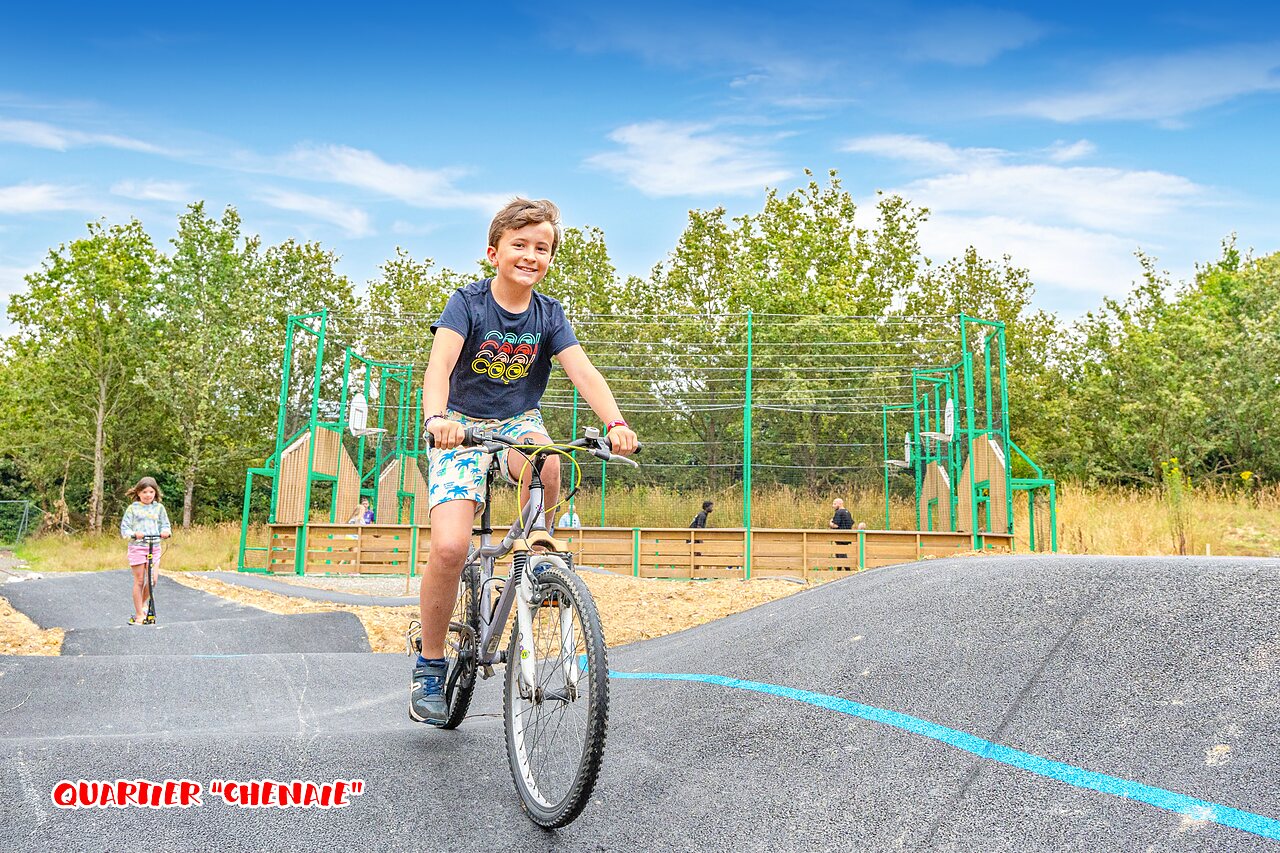 Pump track op camping CAPFUN La Ch�naie, PORNIC (44).