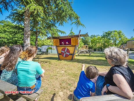 Poppenkastvoorstelling voor iedereen op camping CAPFUN La Chênaie in PORNIC (44).