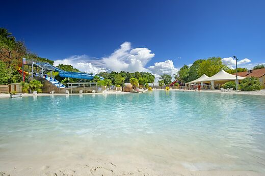 Lagunezwembad, waterglijbanen op camping CAPFUN Chênes in Medis/Royan (17).