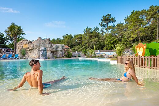 Lagunezwembad op camping CLICOCHIC Chouans in SAINT HILAIRE DE RIEZ (85).