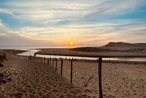 Strand, zonsondergang op camping VAGUES OCEANES Les Cigales in Moliets-Plage (40).