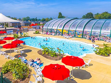 Zwembad, waterpark op CAPFUN Citadelle de Loustic in Hermanville sur Mer.