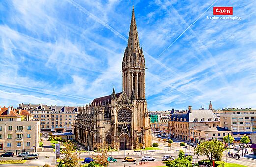 Majestueuze �glise Saint-Pierre van Caen, historisch monument te bezoeken nabij de camping.