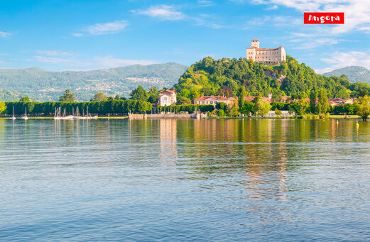 Kasteel Rocca Borromeo van Angera en Lago Maggiore, bezienswaardigheid in Lombardije.