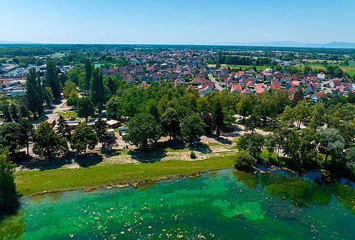 Stacaravans, meer op camping CLICOCHIC Au Clair Ruisseau in Gerstheim (67).
