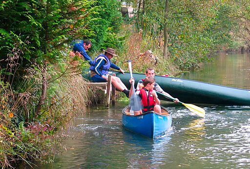 Kano�n met familie op de rivier, wateractiviteiten op camping CLICOCHIC in Gerstheim.
