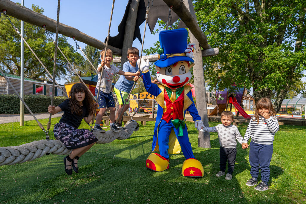 Clown Ocan, Vakantiepark Aquitani - 17