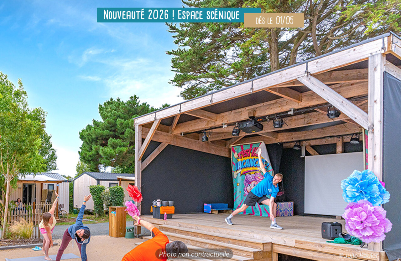 Buiten podium, fitness op camping VAGUES OCEANES Coq Hardi in Cassy-Lanton.