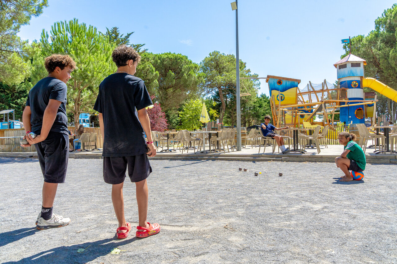 Petanque, kinderspelen op camping VAGUES OCEANES Coq Hardi in Cassy-Lanton (33).