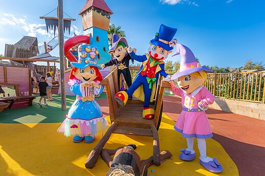 Mascottes en speeltuin op camping CAPFUN C�te Vermeille in PORT LA NOUVELLE.