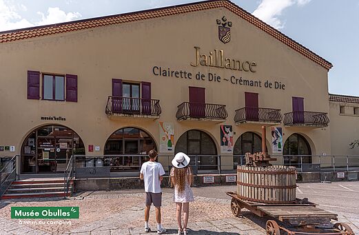 Mus�e Obulles en oude wijnpers voor de Jaillance kelder in Die.