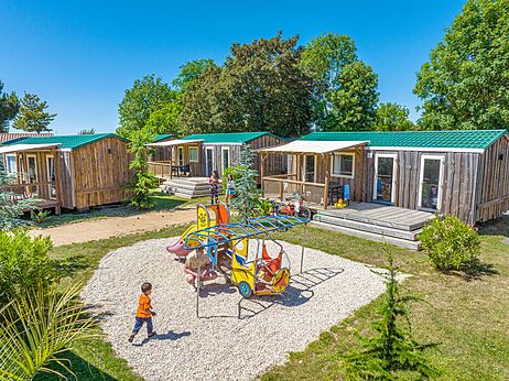 Kinderspeeltuin, stacaravans op camping CAPFUN Curty's in Jard sur Mer (85).