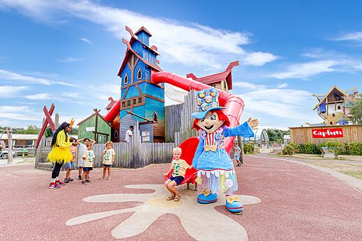 Spellen, animatie op camping CAPFUN Donjon de Lars in Courseulles-sur-Mer (14).