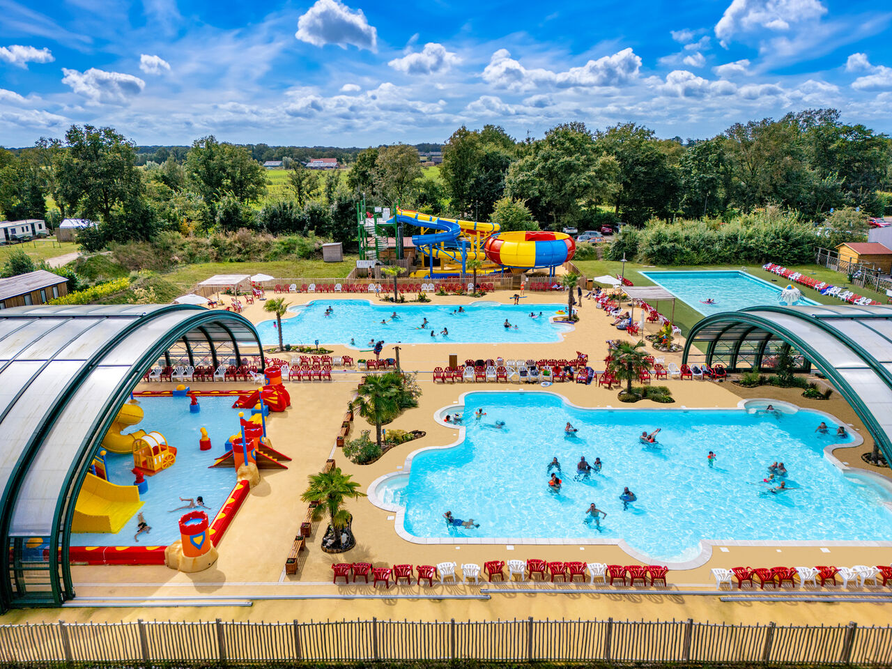 Het zwembad op vakantiepark Capfun Het Eibernest