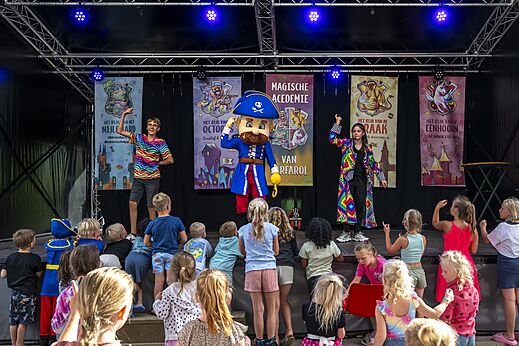 Animatievoorstelling voor kinderen met piratenmascotte op camping CAPFUN Eibernest in Eibergen.