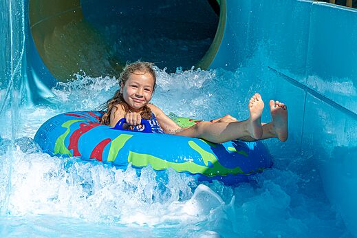 Waterglijbaan op camping VAGUES OCEANES Elys�e in Le Grau du Roi (30).