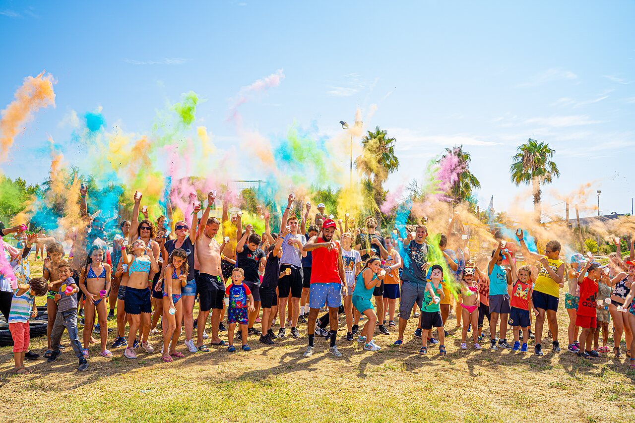 Kleurrijke animatie voor iedereen op camping CAPFUN El Moli in Elne (66).