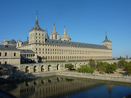 Koninklijk Klooster van San Lorenzo de El Escorial, historische plek nabij Madrid.