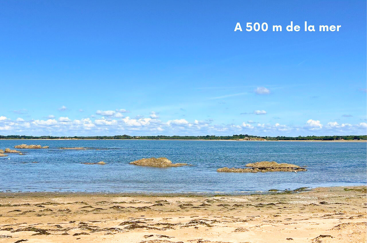Zandstrand en kalme zee, 500m van camping CLICOCHIC Etoile de Mer (44).