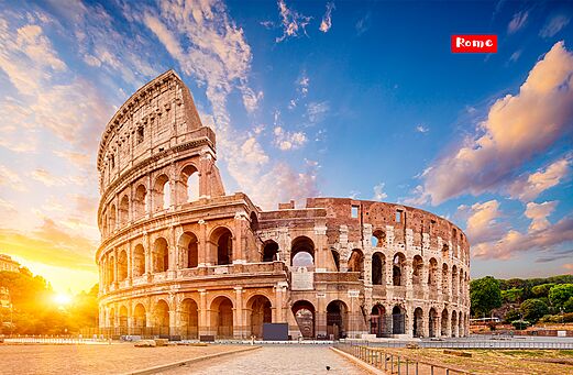 Antieke Colosseum in Rome bij zonsondergang, een historische plek om te bezoeken.