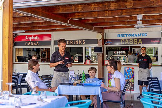 Restaurant en bar van camping CAPFUN Europing in Tarquinia (01).