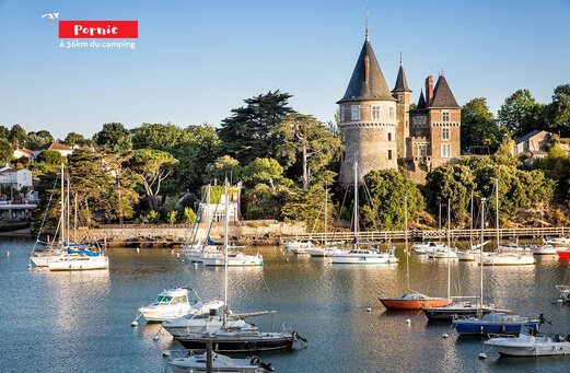Haven van Pornic met historisch kasteel en boten, in Loire-Atlantique.