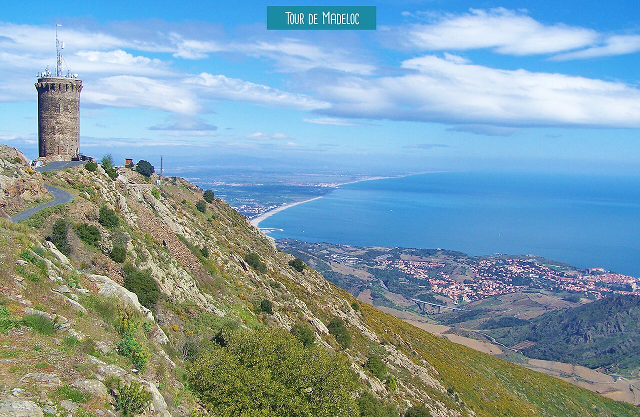 Toren van Madeloc, panoramisch uitzicht op Argel�s-sur-Mer en de C�te Vermeille.