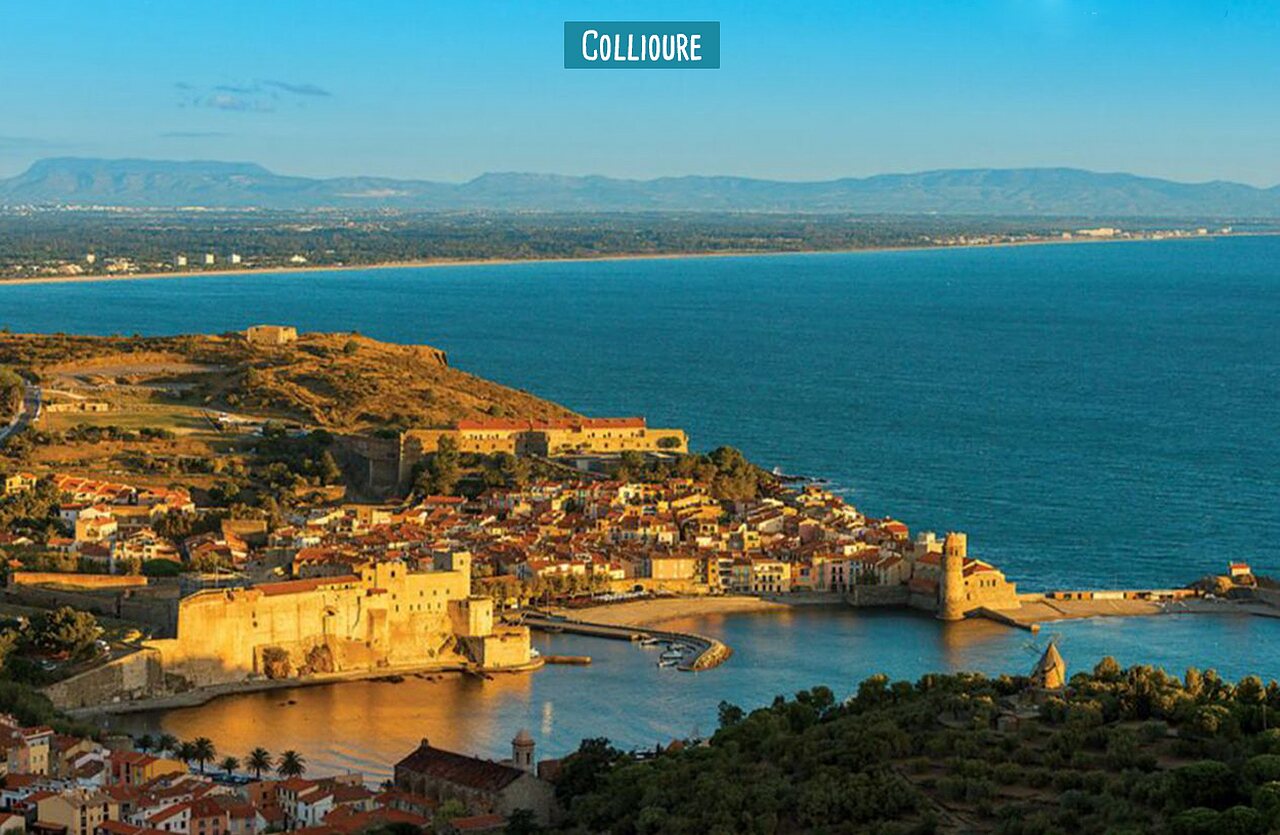 Dorp Collioure met koninklijk kasteel en haven, te bezoeken nabij Argel�s-sur-Mer.